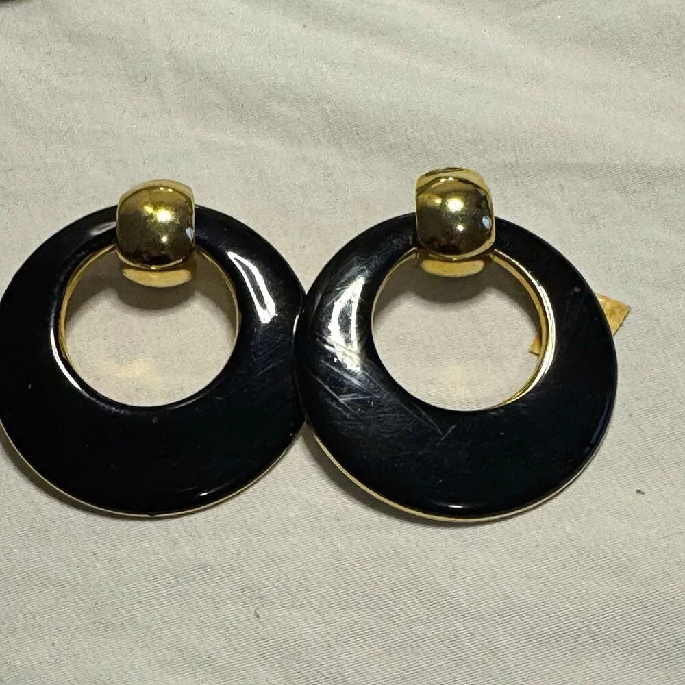 Vintage Avon Door knocker Style Clip-On Earrings Black Gold Tone Metal 1980's